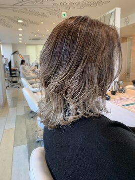 ヘアークラフト アニー 南郷18丁目店(HAIR CRAFT Annie) 抜け感ミディー