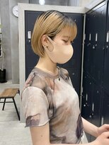 ショートボブワイドバングベージュ