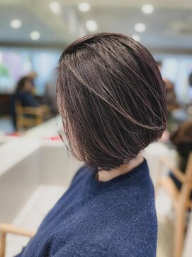 ニーイチイチ(211) 小顔似合わせカットクールワンレンボブ