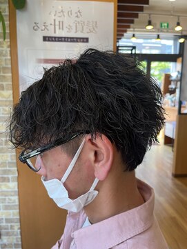 フレンズ 手稲店(friend's) 大人ビジネスmen'sナチュラルパーマセンターパート札幌美容室