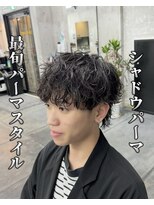 コワファースト長崎シャンプーボーイ 2nd(COIFF1RST 長崎 SHAMPOO BOY) マッシュウルフメンズカットシャドウパーマメンズパーマ