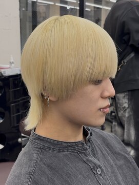 サラツヤホワイトブロンドウルフ