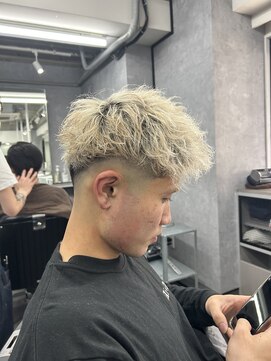 クロムトウキョウ ザ バーバー ネオン 新宿店(CHROM TOKYO the Barber ne/on) ショートスタイル