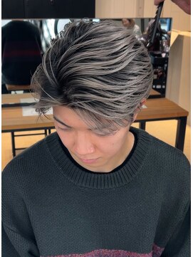 サロウィン 下北沢(SALOWIN) グレーシルバーのシャドールーツ