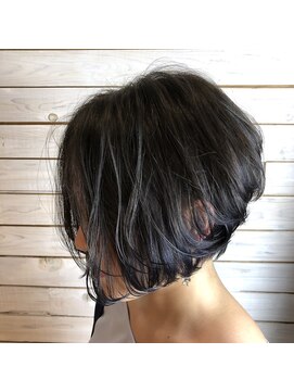 デコヘアー キートス(DECO HAIR kiitos) 前下がりボブ＆グラネイビー