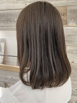 アイヴィ 表参道(IVY) オリーブアッシュ【肥田亜沙美】