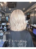 ホワイトベージュ