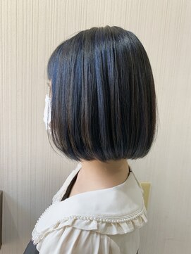 トムキャット(TOM CAT) ブリーチカラー ボブ ハイライト ブルー