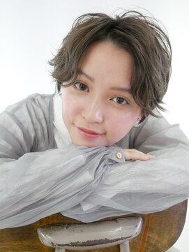 アース 三軒茶屋店(HAIR&MAKE EARTH) 三軒茶屋_レディース_ハイトーン_ショート_センターパート_小顔