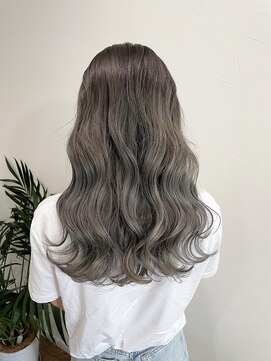 キュー(cue) 【cue】透け感グレージュ