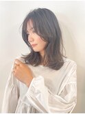 重さの中に柔らかな動きが出せるセミロングスタイル☆