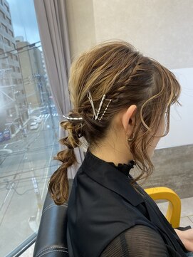 ジゼル 博多(GiseL) 編みおろしアレンジ/かじ@kaji_de_experiences[Gisel博多]