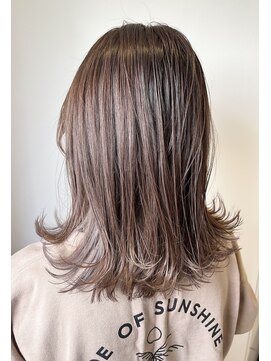 モモ(MOMO) ラベンダーベージュ