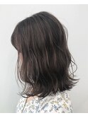 外国人風グレージュカラー×ミディアムヘア