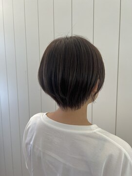 アドラーブル 万代店 (adorable) 20代30代大人可愛いハイライト艶感グレージュ大人ショートボブ