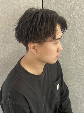 ニアウ 太田店(Niau) メンズナチュラルセンターパートソフトツイストスパイラルパーマ