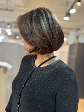 メリー オオサカ(Merly Osaka) バレイヤージュ×フレンチボブ