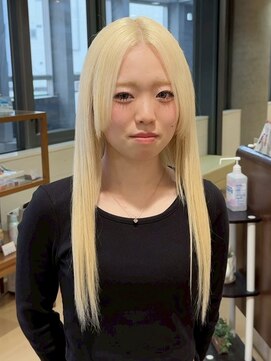 ヘアサロン アウラ(hair salon aura) 盛岡ダブルカラーハイトーンカラーブロンド顔周りレイヤーカット