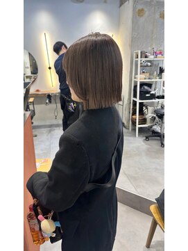 イオエ 梅田(ioe) ニュアンスカラー/グレージュ/ツヤ髪スタイル/髪質改善/縮毛矯正