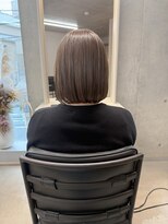 エウペ 渋谷(WEUPE)&nbsp;斜めバング/グレージュカラー/デザインカラー/シルキーベージュ