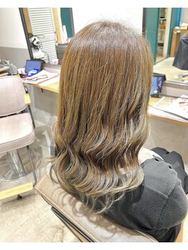 ラピスタ 池袋(Lapista) 韓国ヘアレイヤーカットダブルハイライトカラー【Lapista池袋】