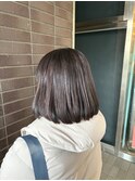 白髪ぼかし艶感ラベンダーブラウンまとまるボブ