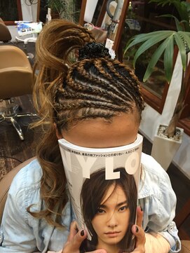 ヘアースペース サイ(Hair Space SAI) コーンロウスタイル