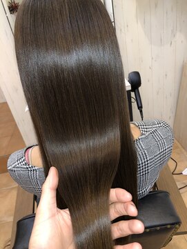 アコンプリッシュ 代官山 恵比寿(accomplish) プラチナミネコラ