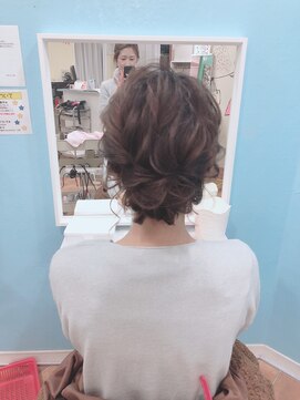 ヘアセットサロン アッシュ 神戸三宮(Ash) ミディアムヘアでゆるふわアップ