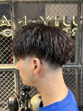 フジヤマ バーバー ショップ(FUJIYAMA BARBER SHOP) ツイストフェードショート