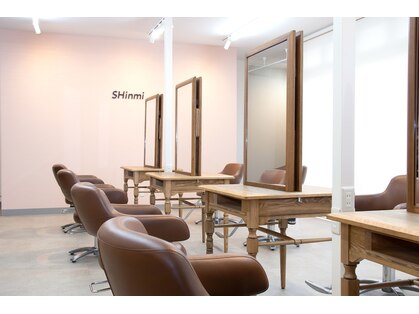 シンミ(SHinmi)の写真