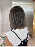 切りっぱなしボブバレイヤージュハイライトグレージュボブ