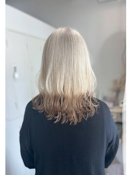 ロッカ(ROCCA) ふんわりホワイトグラデ