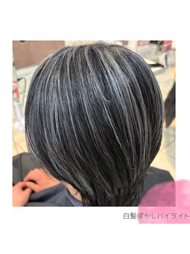 ルフュージュ バイ プロデュース 相模大野店(Refuge by Produce) 白髪ぼかしハイライト　ホワイトカラー