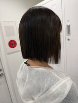 トーネ(to-ne,)&nbsp;前下がりフラットボブ