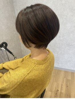 ボーンブライト(born bright)の写真/白髪染めグレイカラーで上品な艶髪へ！ヘアマニキュアも可能でキレイが叶う♪