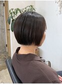 ハンサムショートレイヤーカットミルクティーベージュハイトーン