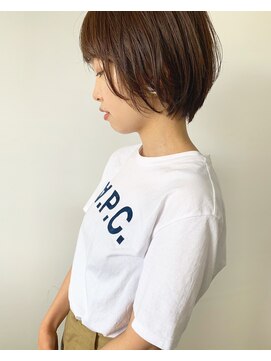 ヒガサ(HIGASA) 丸みのあるショート。