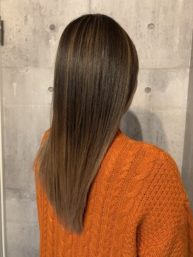 ブロー(bro) 艶髪ストレート