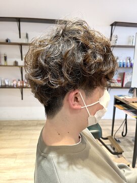 サラ(sarah) 刈り上げ/ツーブロ/スパイラルパーマ