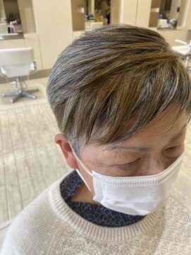 ボブインターナショナル(bob international) グレイヘアー×イエローメッシュ