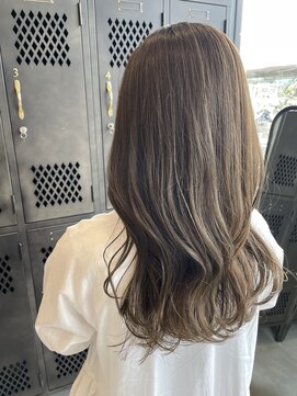 アチーブリス(achieve Liss) #グレージュカラー ゆるふわみなみウェーブロング艶感大人可愛い