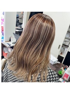 アイズ 本厚木(AIZU) 白髪ぼかしハイライト　ラベンダーベージュ