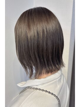 アンニュ(annuy) Instagram/annuy__o0 顔まわりカット/ベージュカラー／韓国巻き