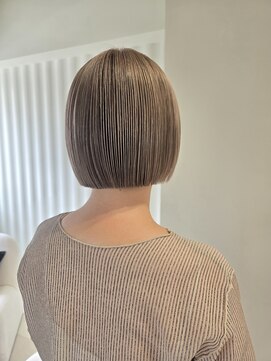 キーン 立川店(keen) 【keen×miho 】　あごラインボブ　シルバーベージュ