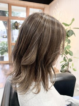 ハク(HAKU) 透明感フルハイライトカラー