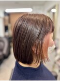 重めボブを軽やかに見せる、春のフェイスフレーミング