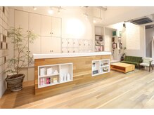 クリアー オブ ヘアー 藤が丘店(clear OF HAIR)の雰囲気（光の差し込む店内で華麗に変身☆）