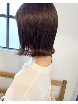 ステイシー(stay she) 切りっぱなしボブ × アッシュブラウン