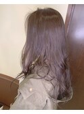 透明感あふれるロングヘア